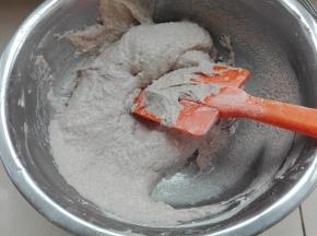 拌至无干粉