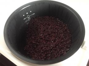 程序结束，是不是晶莹剔透的黑米饭；