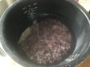 加入适量刻度的水；