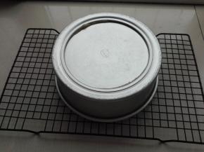 出炉后倒扣放凉