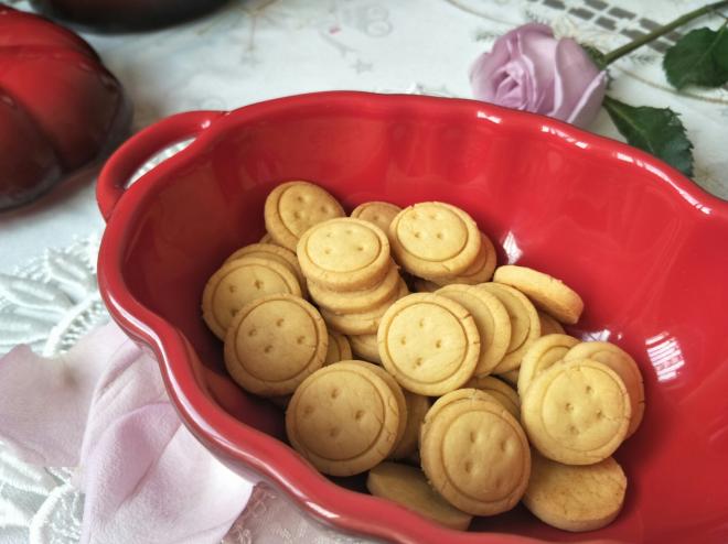 纽扣小饼干