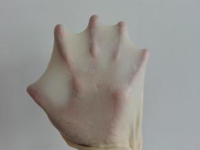 揉至扩展状态，如图所示