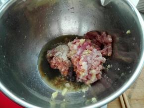 准备馅料，所有馅料备好混合