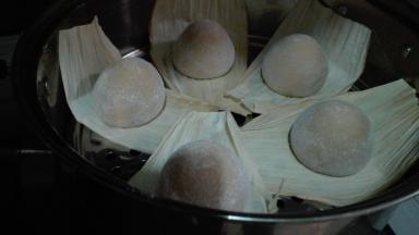 依次做好，放入蒸锅中，醒发15分钟左右，大火烧开转中火15分钟，关火焖五分钟