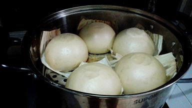 开锅，个头太大，都顶着锅盖啦（晚上光线原因颜色不对）