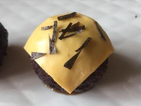 上面再放点海苔；