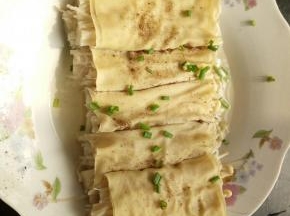 撒点葱花点缀下，开吃！