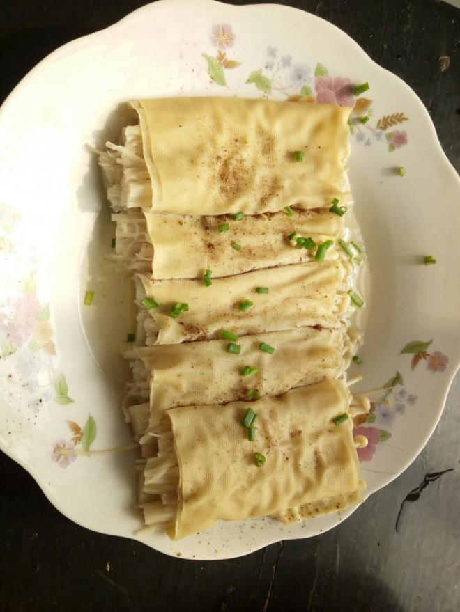金针菇豆皮卷