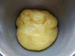 发酵到两倍大左右，取出排气