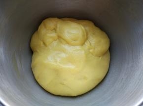 发酵到两倍大左右，取出排气