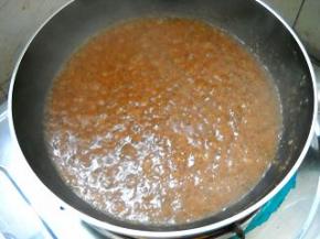 少许生抽，炒匀。