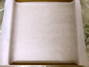 三能28×28烤盘铺上油纸