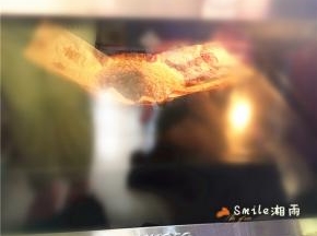 置烤箱190度、中层，烤15分钟。