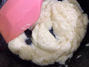 翻拌或者压拌均匀