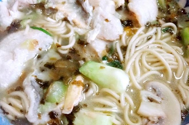 黄鱼煨面