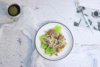 关火，盛出。趁热吃，凉了会凝固。