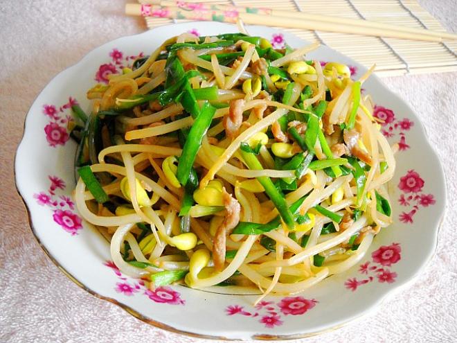 韭菜豆芽炒肉丝