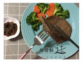 吃的时候可以沾些酱料，好吃