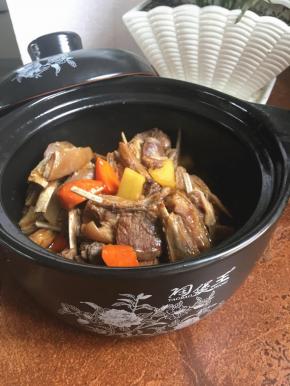 汤汁收汁即可上桌享用。