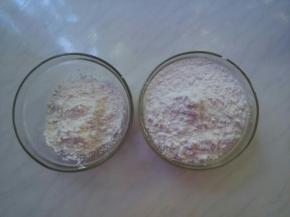 准备玉米淀粉和澄粉。