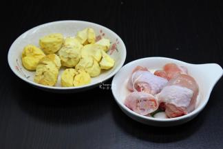 栗子去壳、去皮，洗净，鸡腿洗净切块（四块即可）；