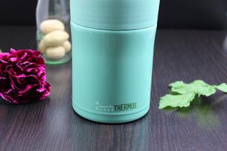 盖上盖子，带去上班；午餐开盖吃的时候，鸡腿入口即化，栗子很软绵，汤还是热乎乎的。