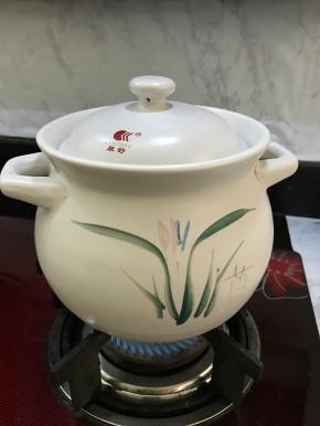 盖上锅盖，转中小火，煲煮30分钟左右，期间注意搅拌，防止糊锅。