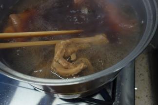 味道看看还需要再调节不，因为材料多少影响卤的味道，所以按实际情况再调节