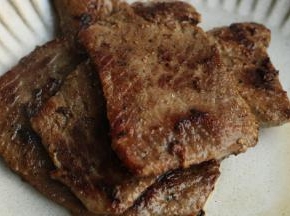 煎至两面焦黄就可以了。