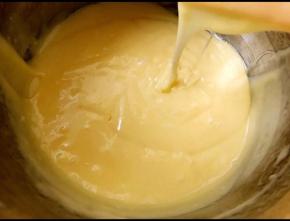 翻拌至无油星浮在表面