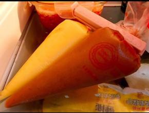 两种面糊完成后放冰箱冷藏静置一个小时