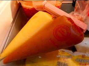 两种面糊完成后放冰箱冷藏静置一个小时