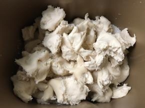 加入中种撕成小块的中种面团
