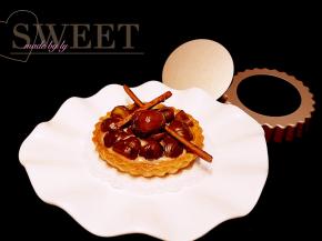 四寸的挞很可爱，搭配栗子很香。