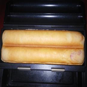 烤箱上下火160度预热，把模具放入预热好的烤箱烤40分钟即可取出，并脱模至自然冷却手温，密封保存。