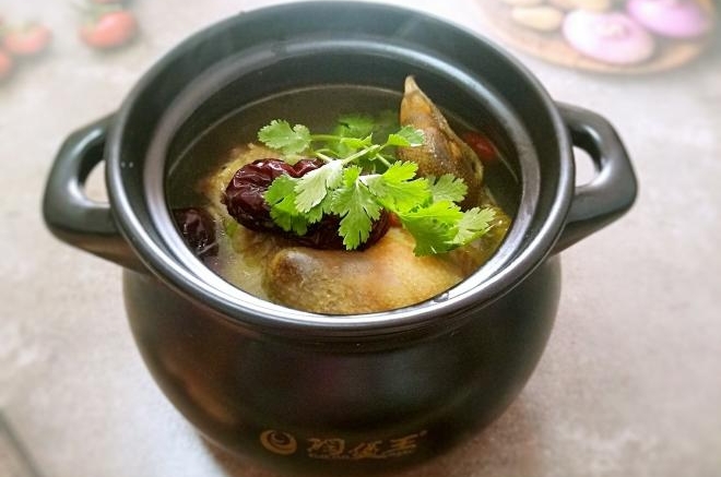 红枣枸杞乳鸽汤