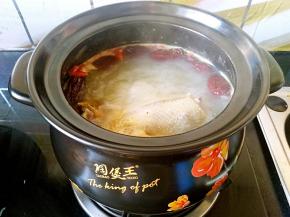 一小时之后加入少许盐调味即可。