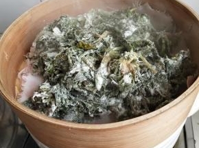 蒸好后可以加入适量调料