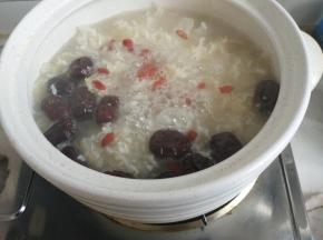 大火煮开后再小火慢煮四十分钟