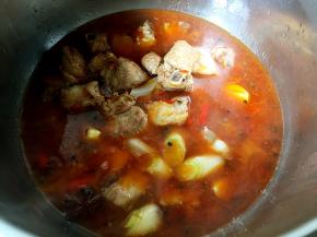 放入高压锅上汽后压20分钟。