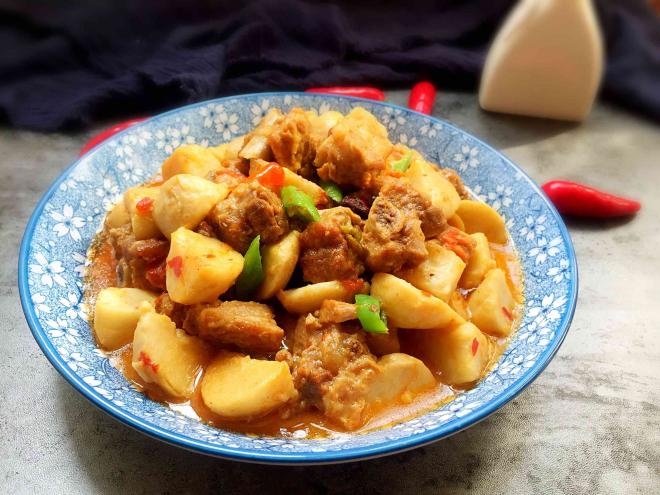 酸辣芋儿烧排骨