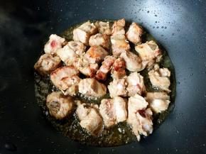 煸炒成如图所示即可。