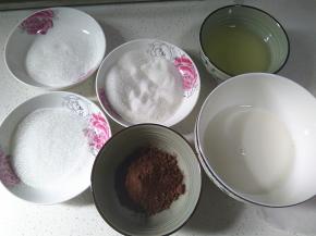 将所有材料分别称量准备好