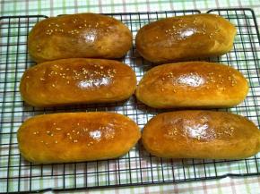 烤好的热狗胚尽快脱膜，晾凉