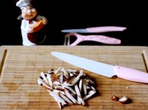 花菇去蒂切成丝