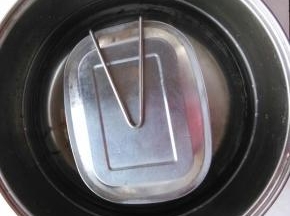 盖上盒盖，大火15分钟隔水蒸熟。关火焖10分钟即可。