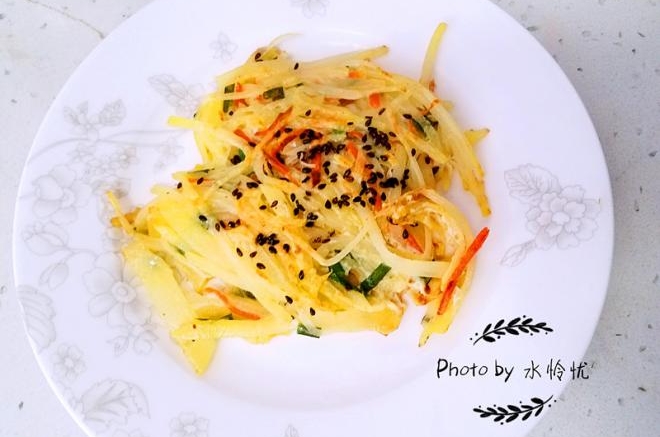 土 豆 丝 饼