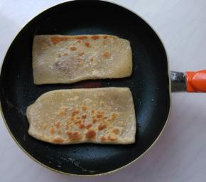 定型后翻面再烙。