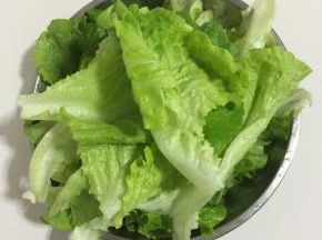 生菜清洗干净备用！