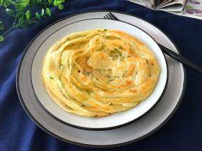 外酥里嫩的香葱手抓饼。